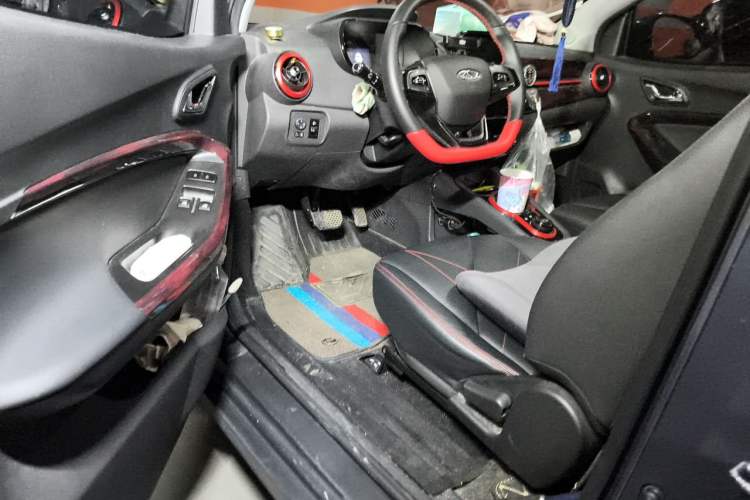 Used Chery QQ Little Ant 2022 Sweet Pink Edition Half-Sugar Version Lithium Iron Phosphate 30 kW 301 km Driver Seat