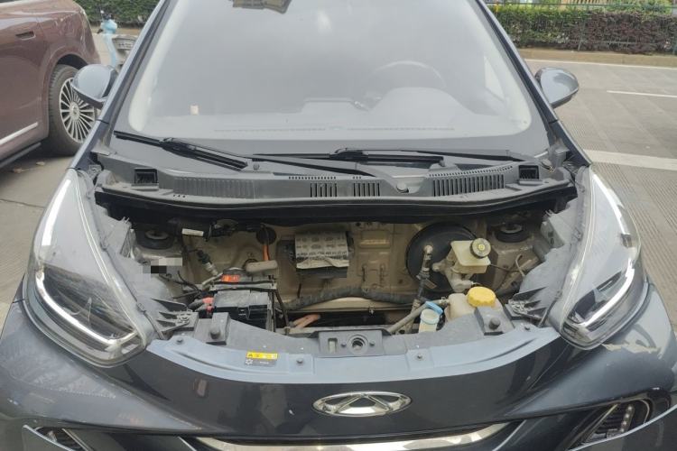 Used Chery QQ Little Ant 2022 Sweet Pink Edition Half-Sugar Version 3-Cell Lithium 30kW 301km Engine Bay