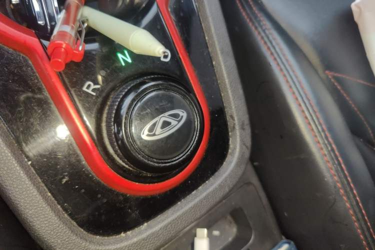 Used Chery QQ Little Ant 2022 Sweet Pink Edition Half-Sugar Version 3-Cell Lithium 30kW 301km Gear Lever