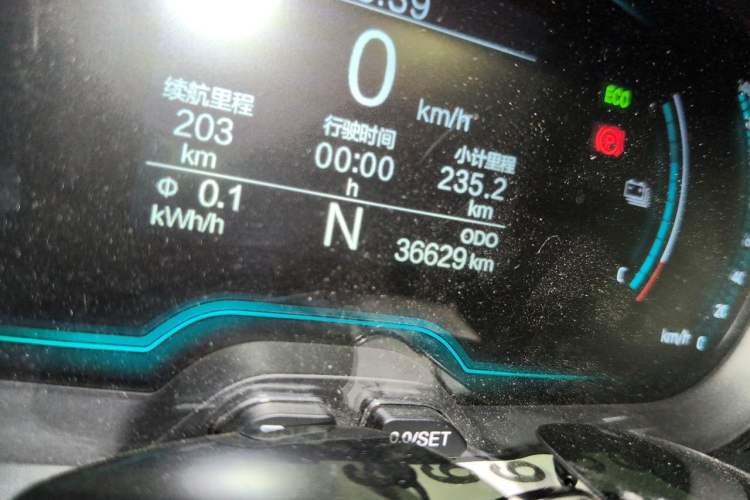 Used Chery QQ Little Ant 2022 Sweet Pink Edition Half-Sugar Version Lithium Iron Phosphate 30 kW 301 km Odometer Close Up