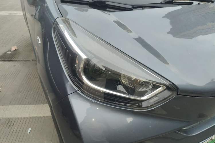 Used Chery QQ Little Ant 2022 Sweet Pink Edition Half-Sugar Version 3-Cell Lithium 30kW 301km Right Front Headlight