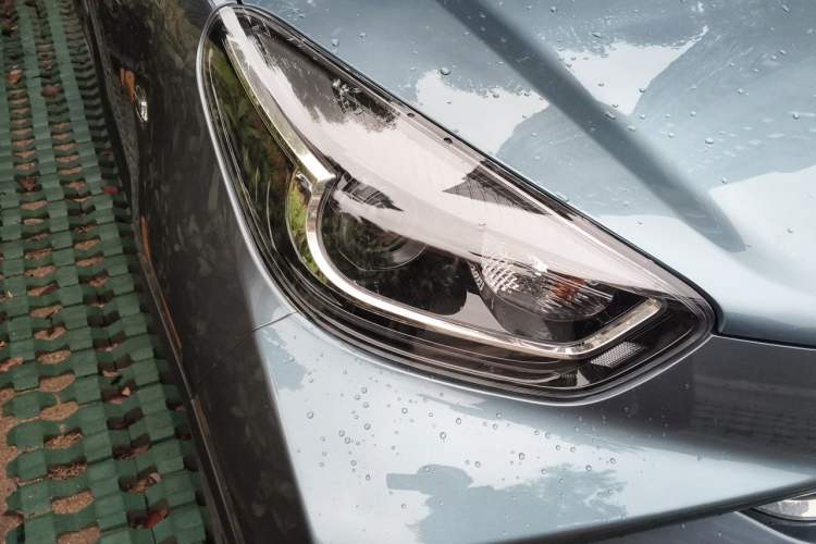 Used Chery QQ Little Ant 2022 Revised Version Sweet Pink Edition Half-Sugar Version Lithium Iron Phosphate 30.7 kWh 30 kW 301 km Right Front Headlight