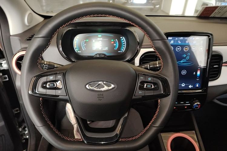 Used Chery QQ Little Ant 2022 Sweet Pink Edition Half-Sugar Version Lithium Iron Phosphate 29.2 kWh 30 kW 301 km Steering Wheel