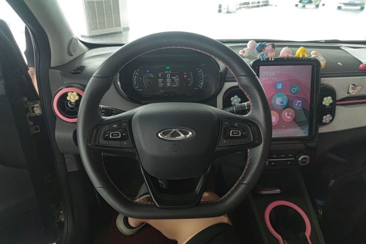 Used Chery QQ Little Ant 2022 Sweet Pink Edition Half-Sugar Version Lithium Iron Phosphate 29.2 kWh 30 kW 301 km Steering Wheel