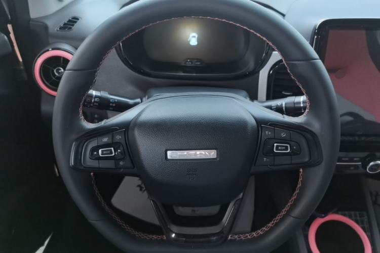 Used Chery QQ Little Ant 2022 Restyled Version Sweet Pink Edition Half-Sugar Version 30.6 kWh 30 kW 301 km Steering Wheel