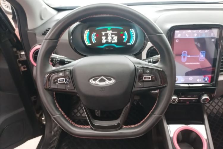 Used Chery QQ Little Ant 2022 Restyled Version Sweet Pink Edition Half-Sugar Version 28.8 kWh 30 kW 301 km Steering Wheel
