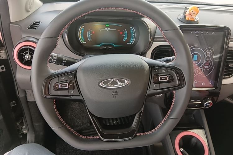 Used Chery QQ Little Ant 2022 Restyled Version Sweet Pink Edition Low-Sugar Version Lithium Iron Phosphate Battery 30.7 kWh 30 kW 301 km Steering Wheel