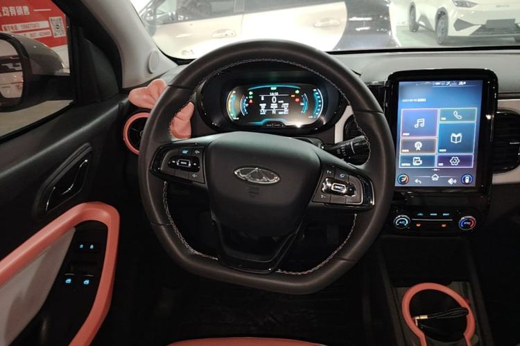 Used Chery QQ Little Ant 2022 Revised Version Sweet Pink Edition Half-Sugar Version Lithium Iron Phosphate 30.7 kWh 30 kW 301 km Steering Wheel