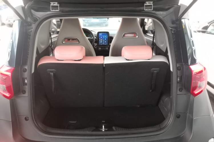 Used Chery QQ Little Ant 2022 Restyled Version Sweet Pink Edition Half-Sugar Version 30.6 kWh 30 kW 301 km Trunk