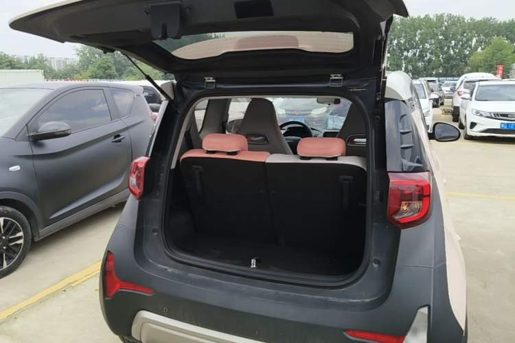Used Chery QQ Little Ant 2022 Revised Version Sweet Pink Edition Half-Sugar Version Lithium Iron Phosphate 30.7 kWh 30 kW 301 km Trunk