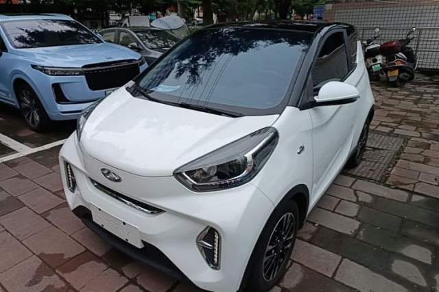 Ojetý Chery QQ Little Ant 2022 Revised Version 2 Sweet Pink Edition Full-Sugar Version Lithium Iron Phosphate 30.7 kWh 30 kW 301 km