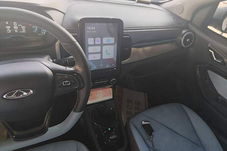 Used Chery QQ Little Ant 2022 Sweet Pink Edition Half-Sugar Version Lithium Iron Phosphate 29.2 kWh 30 kW 301 km Audio And AC Panel