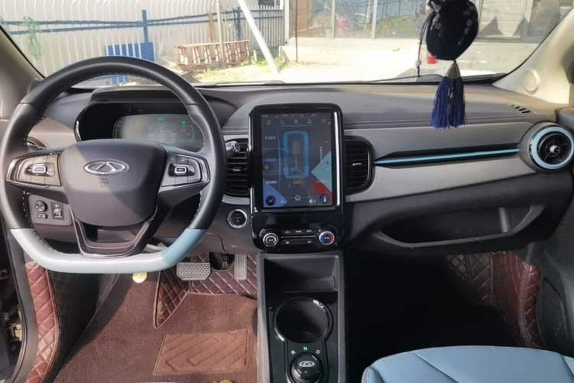 Used Chery QQ Little Ant 2022 Restyled Version Sweet Pink Edition Half-Sugar Version 28.8 kWh 30 kW 301 km Audio And AC Panel