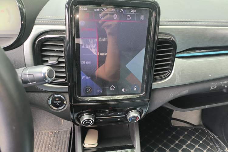 Used Chery QQ Little Ant 2022 Sweet Pink Edition Half-Sugar Version Lithium Iron Phosphate 30 kW 301 km Audio And AC Panel