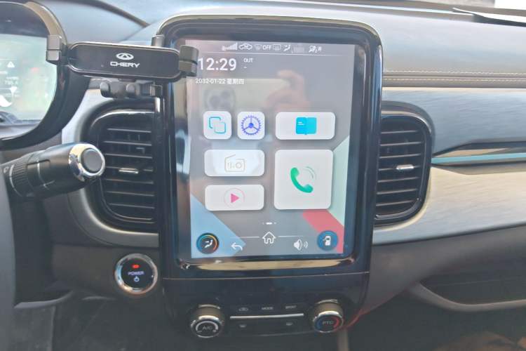 Used Chery QQ Little Ant 2022 Restyled Version Sweet Pink Edition Low-Sugar Version Lithium Iron Phosphate Battery 30.7 kWh 30 kW 301 km Audio And AC Panel