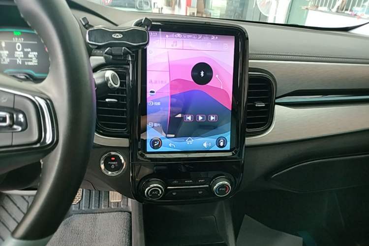 Used Chery QQ Little Ant 2022 Sweet Pink Edition Full-Sugar Version Lithium Iron Phosphate 30 kW 301 km Audio And AC Panel