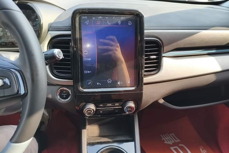 Used Chery QQ Little Ant 2022 Sweet Pink Edition Full-Sugar Version Lithium Iron Phosphate 30 kW 301 km Audio And AC Panel