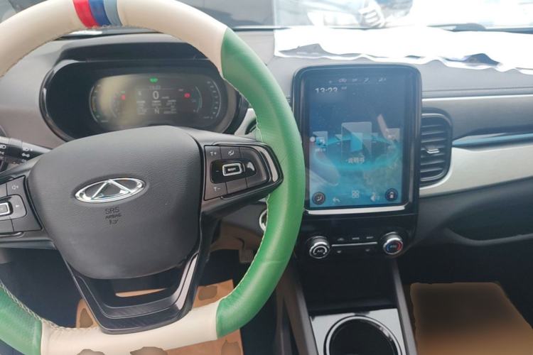 Used Chery QQ Little Ant 2022 Restyled Version Sweet Pink Edition Half-Sugar Version 28.8 kWh 30 kW 301 km Center Console