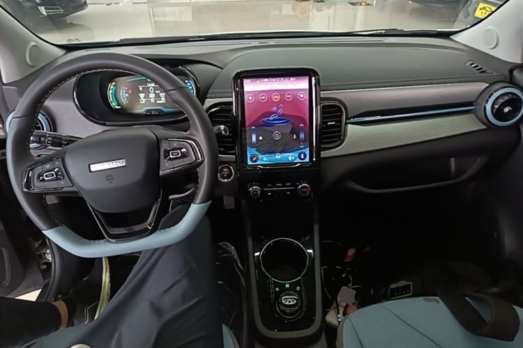Used Chery QQ Little Ant 2022 Sweet Pink Edition Low-Sugar Version Lithium Iron Phosphate 30 kW 301 km Center Console