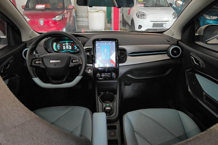Used Chery QQ Little Ant 2022 Revised Version Sweet Pink Edition Half-Sugar Version Lithium Iron Phosphate 30.7 kWh 30 kW 301 km Center Console