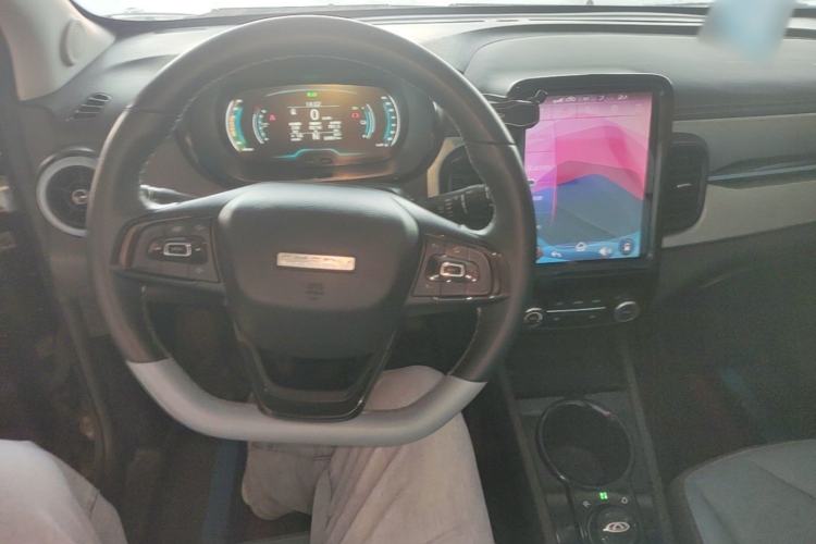 Used Chery QQ Little Ant 2022 Sweet Pink Edition Full-Sugar Version Lithium Iron Phosphate 30 kW 301 km Center Console