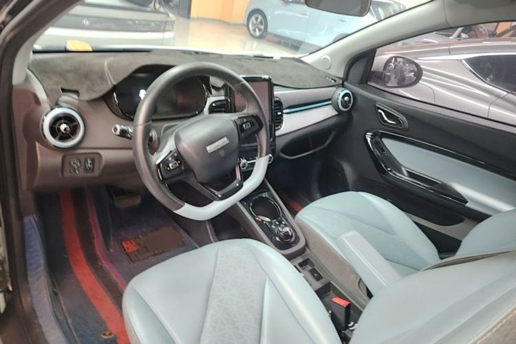 Used Chery QQ Little Ant 2022 Sweet Pink Edition Half-Sugar Version 3-Cell Lithium 30kW 301km Center Console