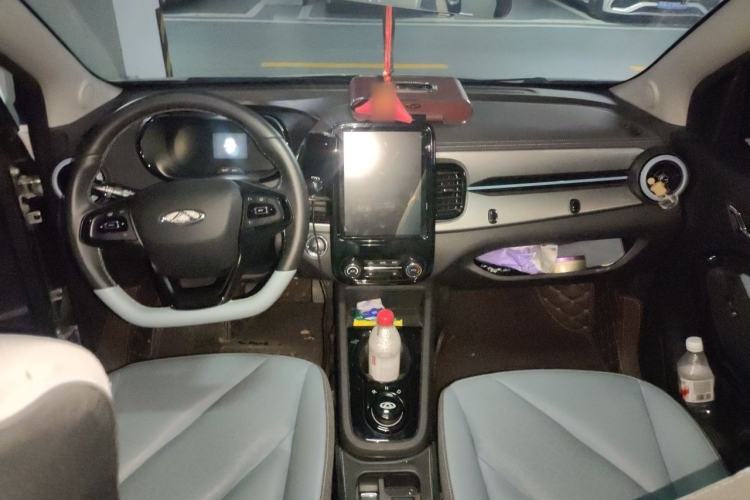 Used Chery QQ Little Ant 2022 Updated Version Sweet Pink Edition Full Sugar Version Lithium Iron Phosphate 30.7 kWh 30 kW 301 km Center Console