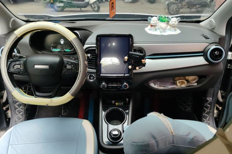 Used Chery QQ Little Ant 2022 Restyled Version Sweet Pink Edition Half-Sugar Version 30.6 kWh 30 kW 301 km Center Console