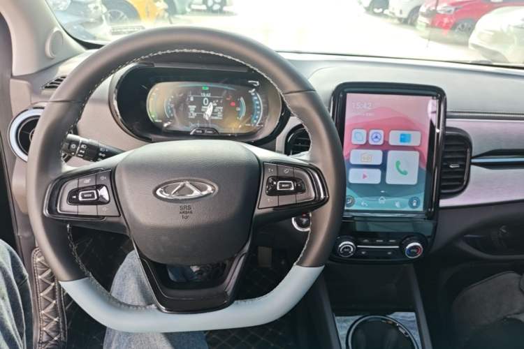 Used Chery QQ Little Ant 2022 Sweet Pink Edition Half-Sugar Version Lithium Iron Phosphate 29.2 kWh 30 kW 301 km Center Console
