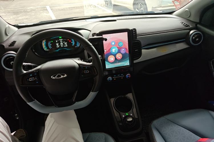 Used Chery QQ Little Ant 2022 Revised Version Sweet Pink Edition Low-Sugar Version 28.8 kWh 30 kW 301 km Center Console