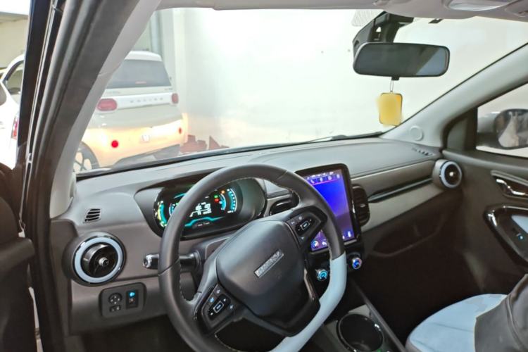 Used Chery QQ Little Ant 2022 Sweet Pink Edition Half-Sugar Version Lithium Iron Phosphate 30 kW 301 km Center Console