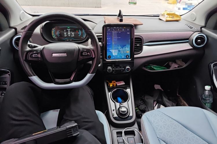 Used Chery QQ Little Ant 2022 Sweet Pink Edition Half-Sugar Version 3-Cell Lithium 30kW 301km Center Console