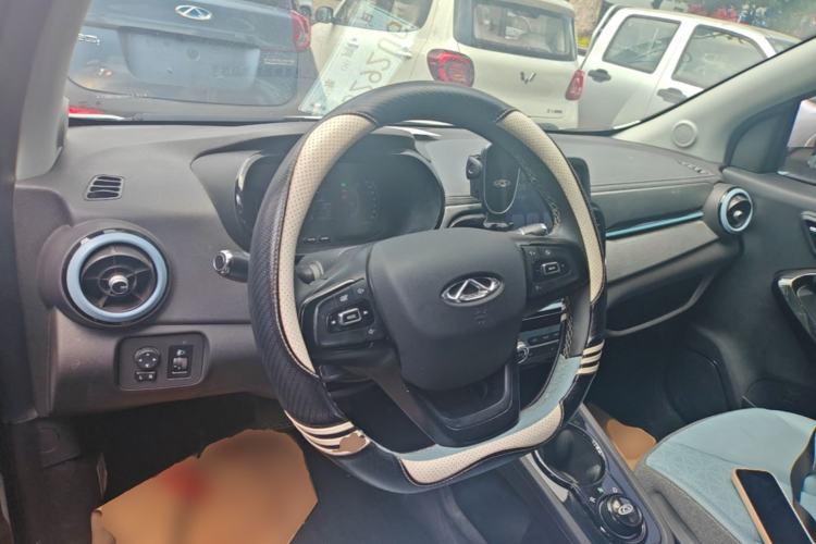 Used Chery QQ Little Ant 2022 Sweet Pink Edition Half-Sugar Version Lithium Iron Phosphate 29.2 kWh 30 kW 301 km Center Console