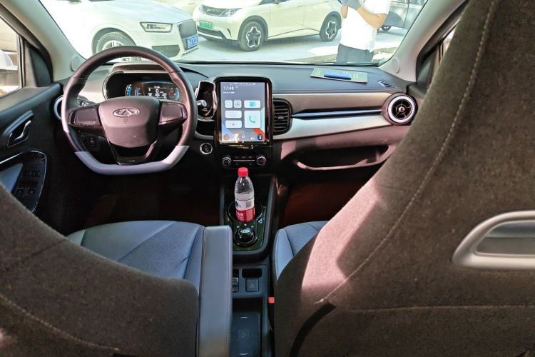 Used Chery QQ Little Ant 2022 Restyled Version Sweet Pink Edition Half-Sugar Version 28.8 kWh 30 kW 301 km Center Console