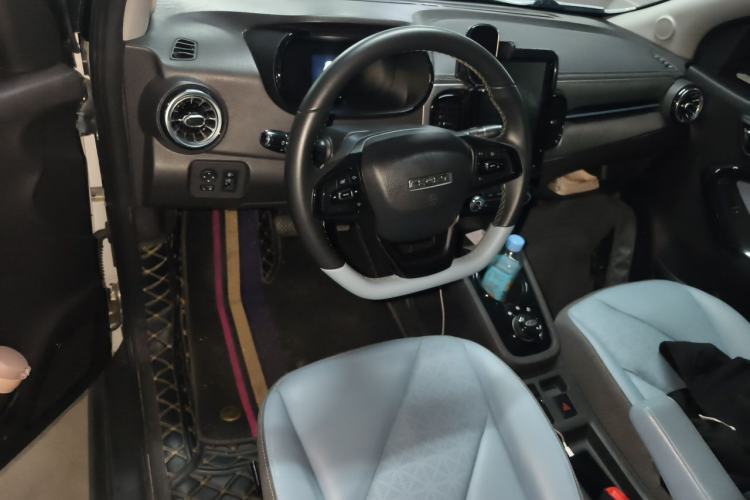 Used Chery QQ Little Ant 2022 Revised Version Sweet Pink Edition Half-Sugar Version Lithium Iron Phosphate 30.7 kWh 30 kW 301 km Center Console