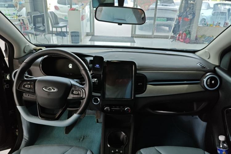 Used Chery QQ Little Ant 2022 Restyled Version Sweet Pink Edition Half-Sugar Version 28.8 kWh 30 kW 301 km Center Console