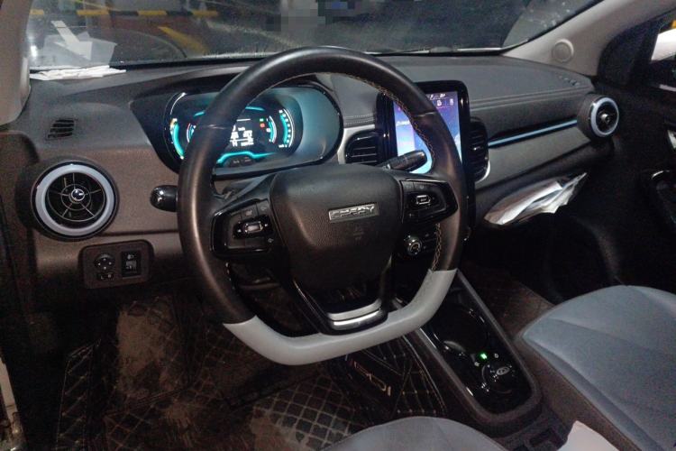 Used Chery QQ Little Ant 2022 Revised Version Sweet Pink Edition Half-Sugar Version Lithium Iron Phosphate 30.7 kWh 30 kW 301 km Center Console