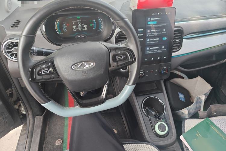 Used Chery QQ Little Ant 2022 Restyled Version Sweet Pink Edition Half-Sugar Version 30.6 kWh 30 kW 301 km Center Console