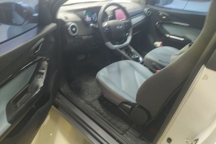 Used Chery QQ Little Ant 2022 Restyled Version Sweet Pink Edition Low-Sugar Version Lithium Iron Phosphate Battery 30.7 kWh 30 kW 301 km Driver Seat