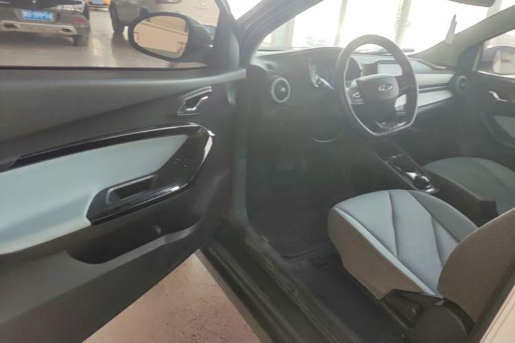 Used Chery QQ Little Ant 2022 Restyled Version Sweet Pink Edition Half-Sugar Version 28.8 kWh 30 kW 301 km Driver Seat