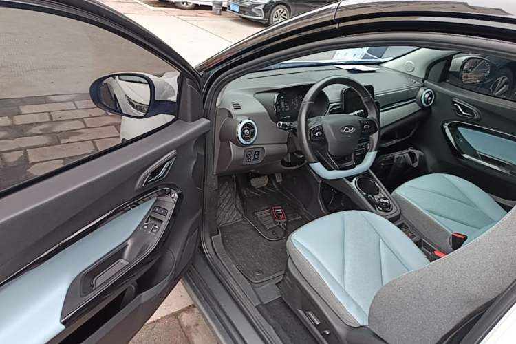 Used Chery QQ Little Ant 2022 Revised Version 2 Sweet Pink Edition Full-Sugar Version Lithium Iron Phosphate 30.7 kWh 30 kW 301 km Driver Seat