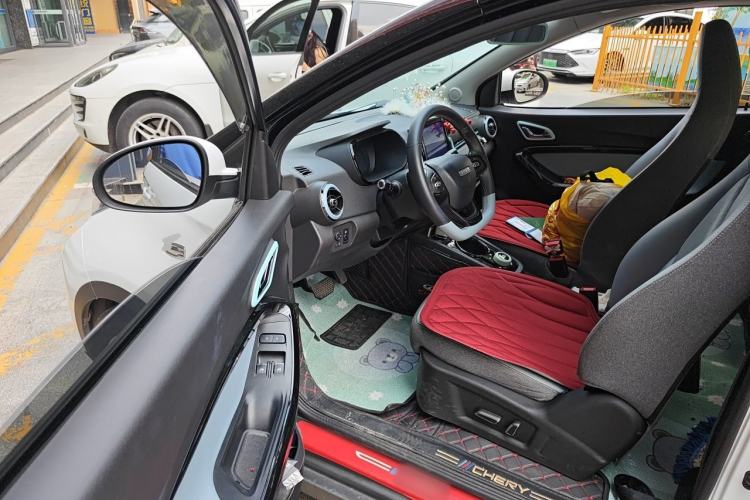Used Chery QQ Little Ant 2022 Sweet Pink Edition Half-Sugar Version 3-Cell Lithium 30kW 301km Driver Seat