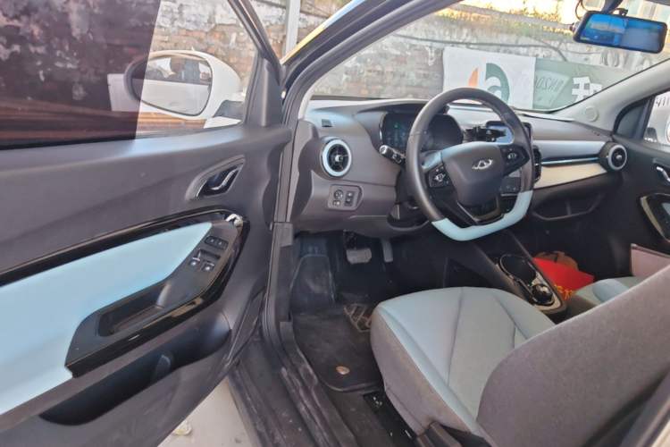 Used Chery QQ Little Ant 2022 Restyled Version Sweet Pink Edition Low-Sugar Version Lithium Iron Phosphate Battery 30.7 kWh 30 kW 301 km Driver Seat