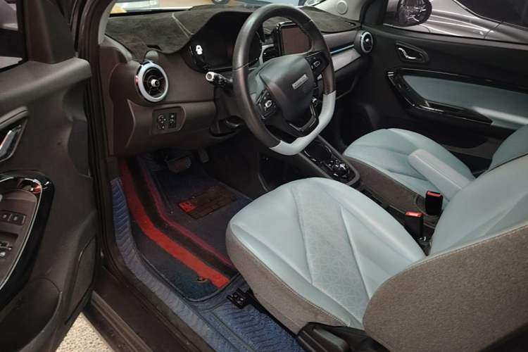 Used Chery QQ Little Ant 2022 Sweet Pink Edition Half-Sugar Version 3-Cell Lithium 30kW 301km Driver Seat