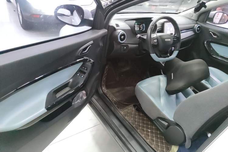 Used Chery QQ Little Ant 2022 Sweet Pink Edition Half-Sugar Version Lithium Iron Phosphate 30 kW 301 km Driver Seat
