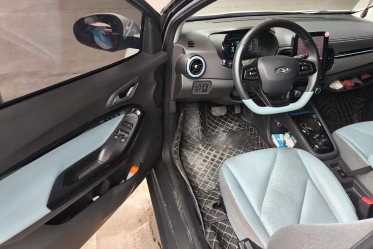 Used Chery QQ Little Ant 2022 Sweet Pink Edition Half-Sugar Version Lithium Iron Phosphate 30 kW 301 km Driver Seat