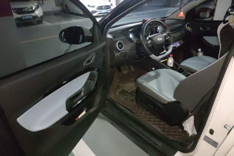 Used Chery QQ Little Ant 2022 Updated Version Sweet Pink Edition Full Sugar Version Lithium Iron Phosphate 30.7 kWh 30 kW 301 km Driver Seat