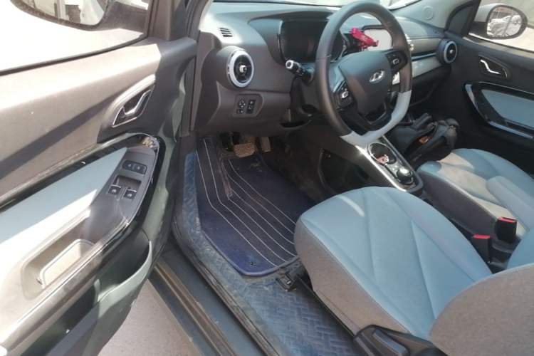 Used Chery QQ Little Ant 2022 Restyled Version Sweet Pink Edition Half-Sugar Version 28.8 kWh 30 kW 301 km Driver Seat