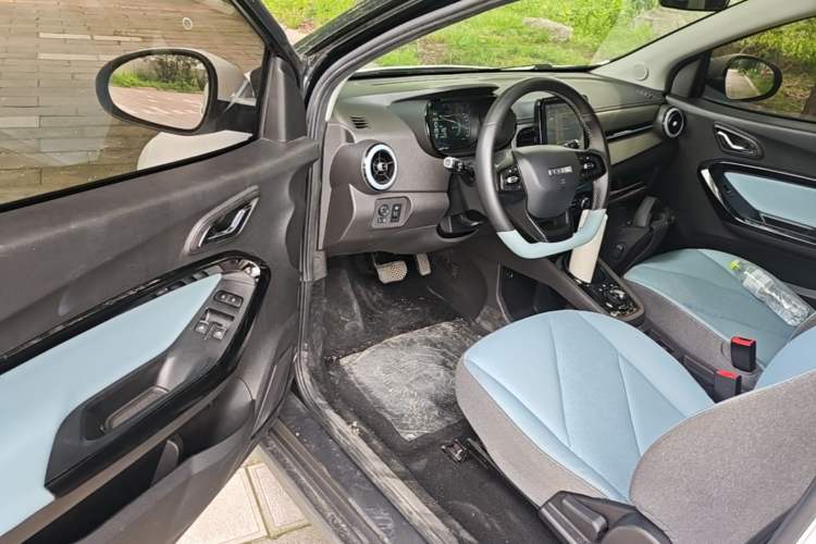 Used Chery QQ Little Ant 2022 Sweet Pink Edition Half-Sugar Version Lithium Iron Phosphate 30 kW 301 km Driver Seat