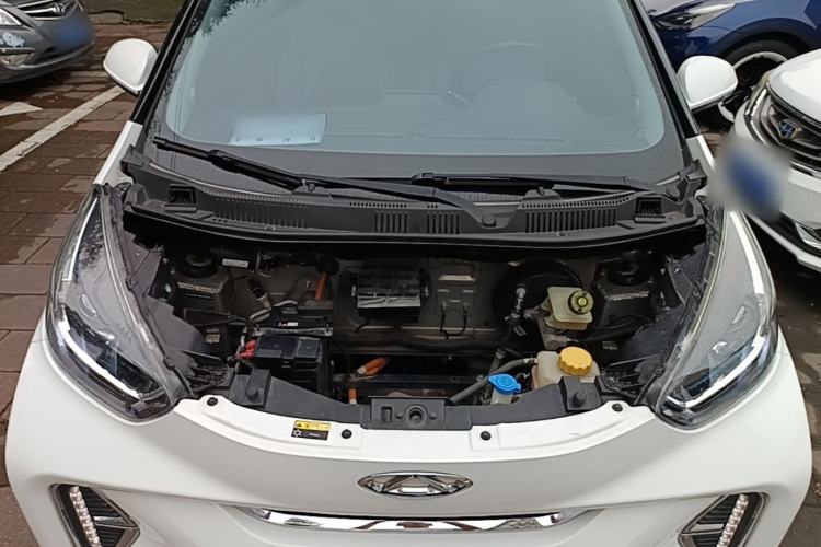 Used Chery QQ Little Ant 2022 Revised Version 2 Sweet Pink Edition Full-Sugar Version Lithium Iron Phosphate 30.7 kWh 30 kW 301 km Engine Bay